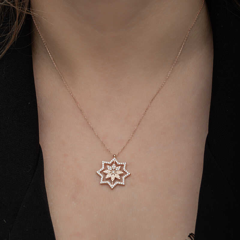 Collier en argent plaqué or rose avec flocon de neige pour femme