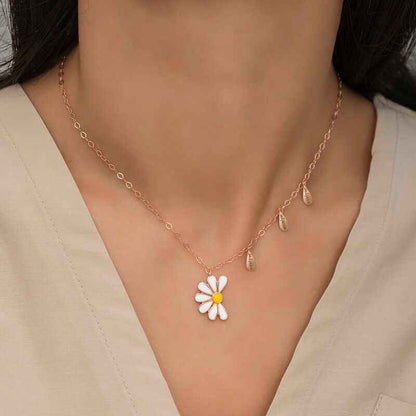 Rose Plated Daisy "He Loves Me, He Loves Me Not" Women's Silver Necklace