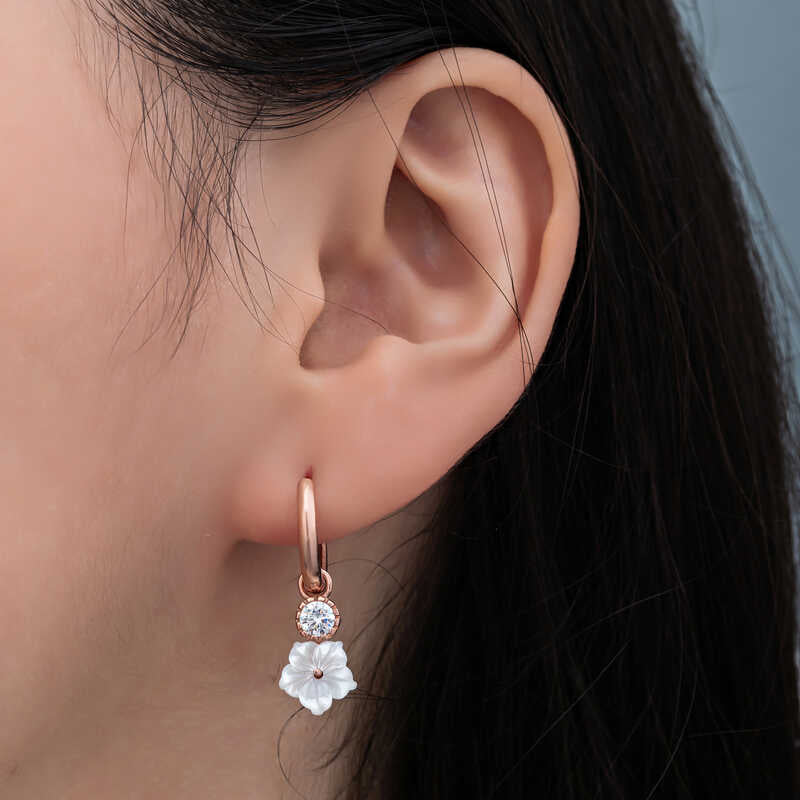 Boucles d'oreilles pendantes en argent plaqué or rose avec fleur de magnolia pour femme