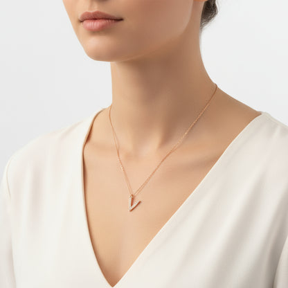 Collier en argent plaqué rose avec lettre V pour femme