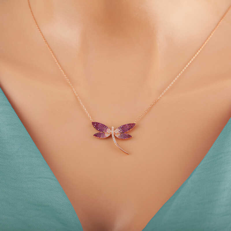 Collier en argent plaqué rose pour femme avec libellule