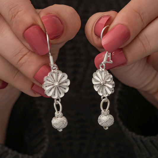 Swinging Kazaz Wire Art Women's Silver Earrings