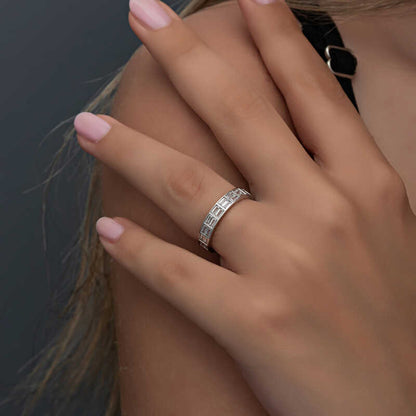 Anillo de plata para mujer con piedra baguette secuencial