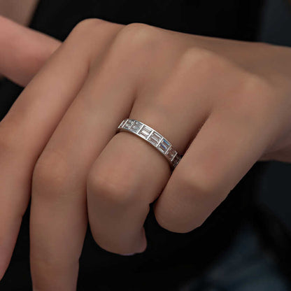 Anillo de plata para mujer con piedra baguette secuencial