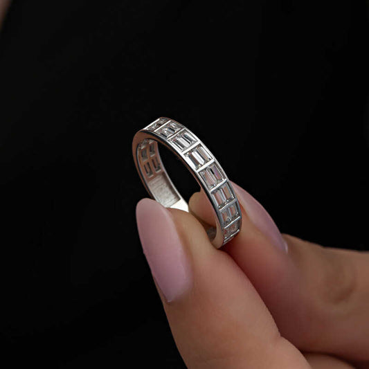 Bague en argent pour femme avec pierre baguette séquentielle