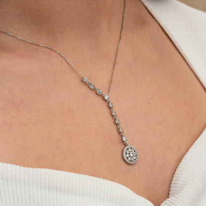 Collar de plata para mujer con flor de circonita secuencial