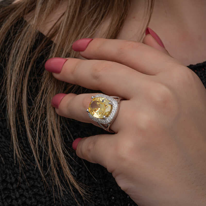 Bague en argent pour femme avec pierre de citrine carrée