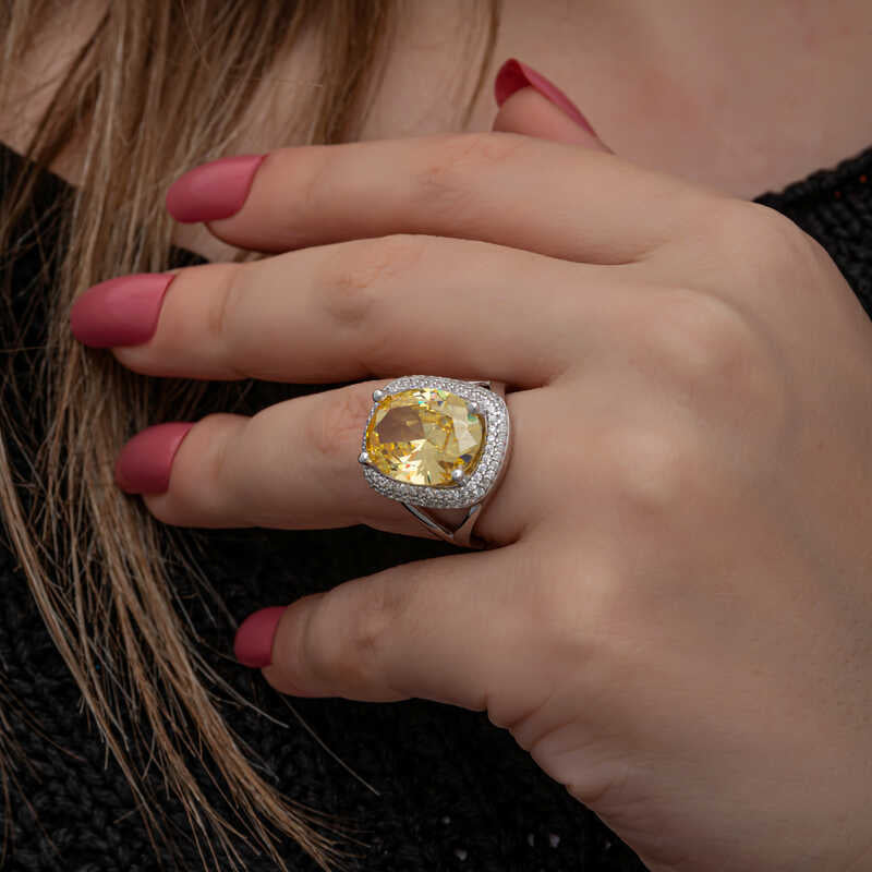 Bague en argent pour femme avec pierre de citrine carrée