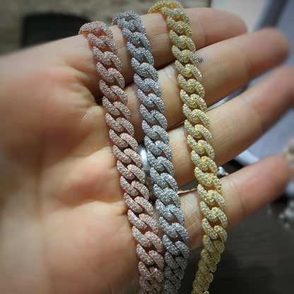 Bracelet gourmette en argent avec pierres blanches fréquentes