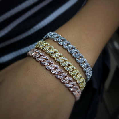 Bracelet gourmette en argent avec pierres blanches fréquentes