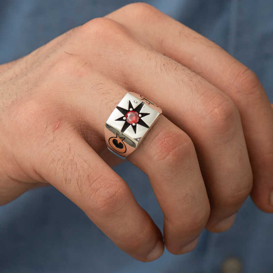 Herren-Silberring mit Einzelstein und Nordstern-Motiv