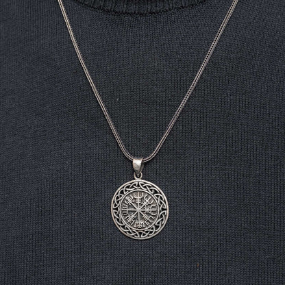 Collier en argent pour homme avec boussole viking