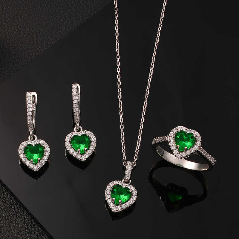Parure en argent pour femme avec cœur en pierre verte