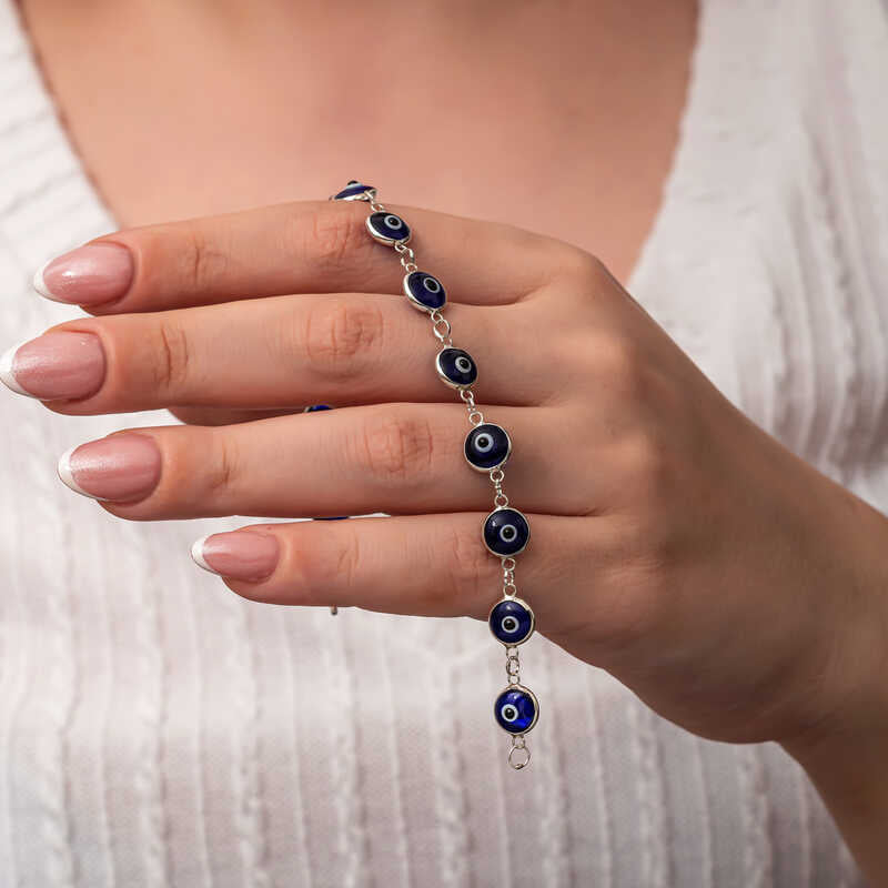 Bracelet rond en argent pour femme avec mauvais œil