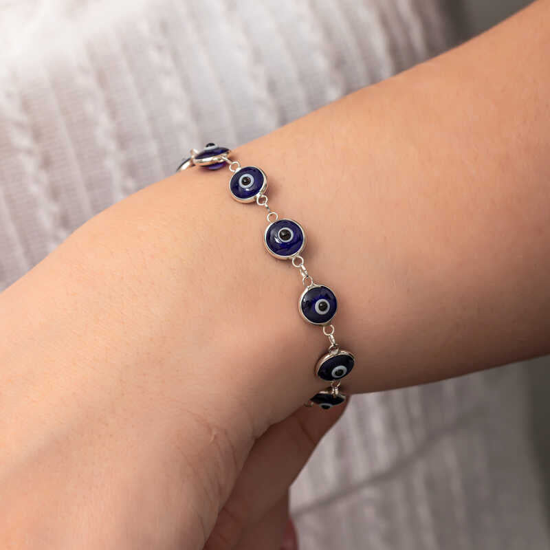 Bracelet rond en argent pour femme avec mauvais œil
