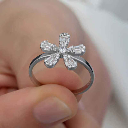 Zircon Flower Women's Silver Ring