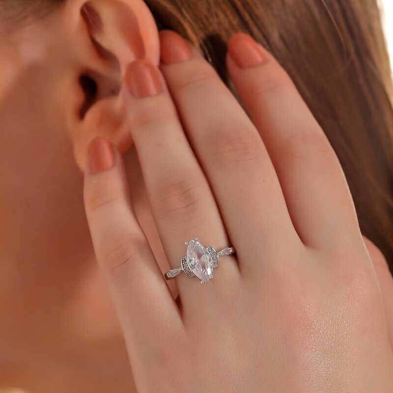 Bague en argent pour femme avec pierre de zircon blanc