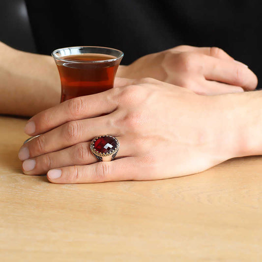 Herren-Silberring mit rotem Zirkonstein